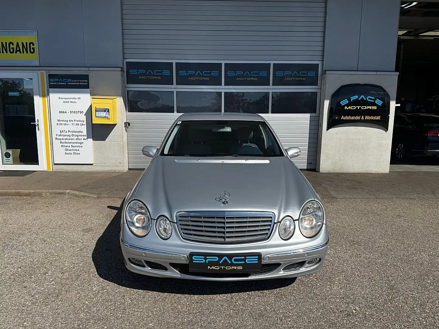 Mercedes-Benz E 200 Classic CDI Zilver - 2