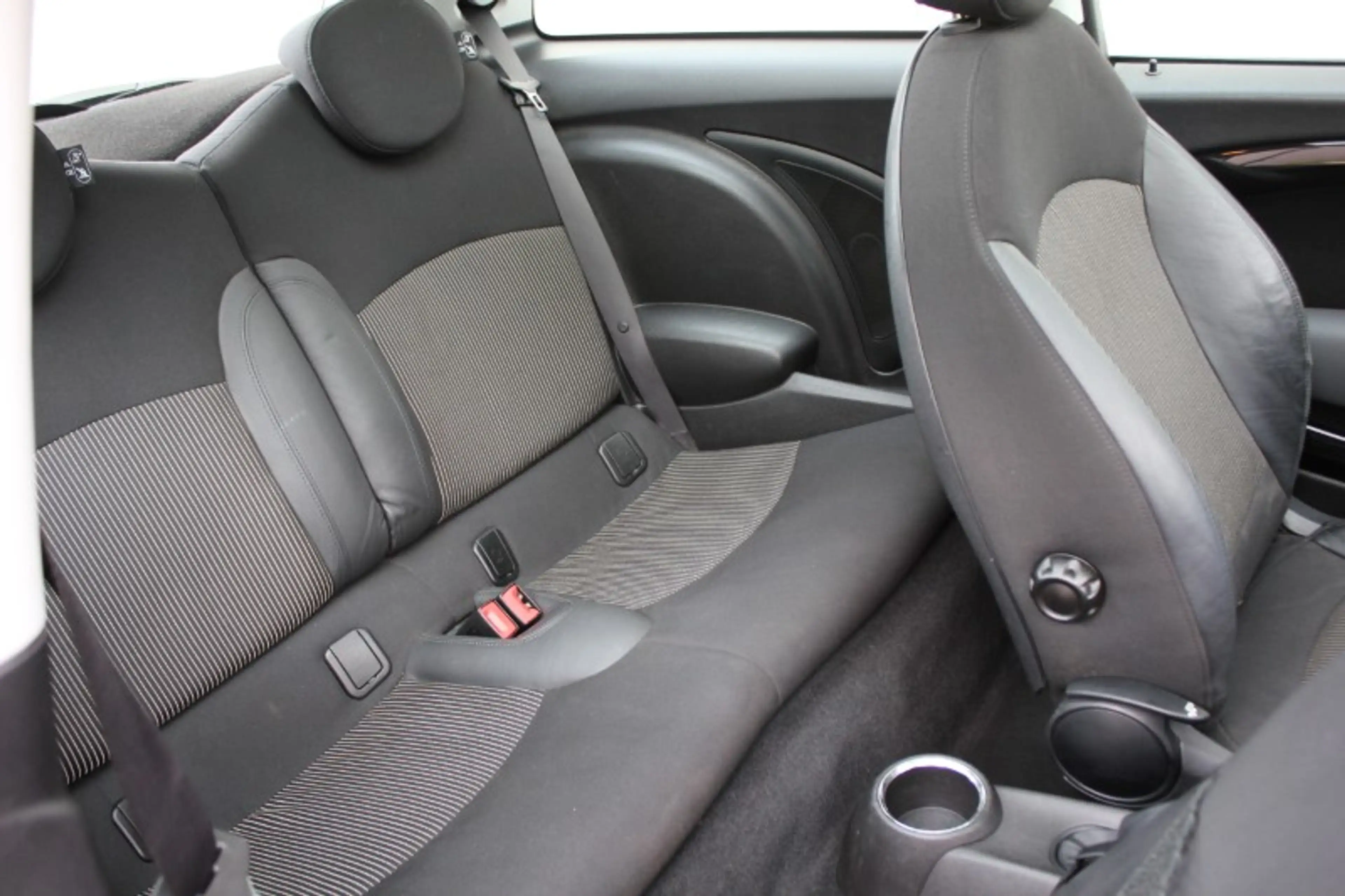 MINI Cooper Mini 1.6i Cooper/ Panodak/Zetelv./cruise control — photo 15