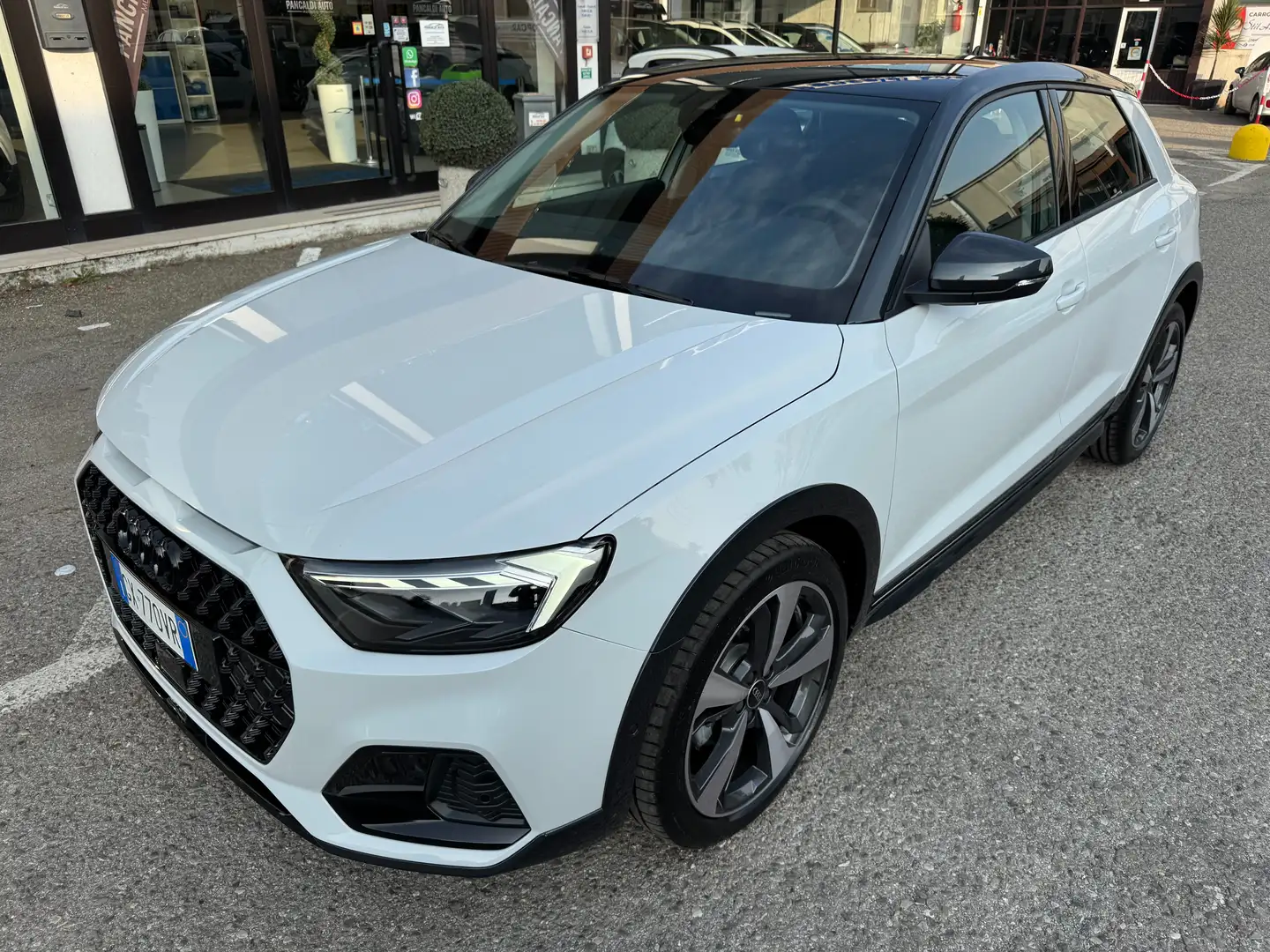 Audi A1 Allstreet 30 1.0 tfsi Identity Contrast 116cv s tr Wit - 1