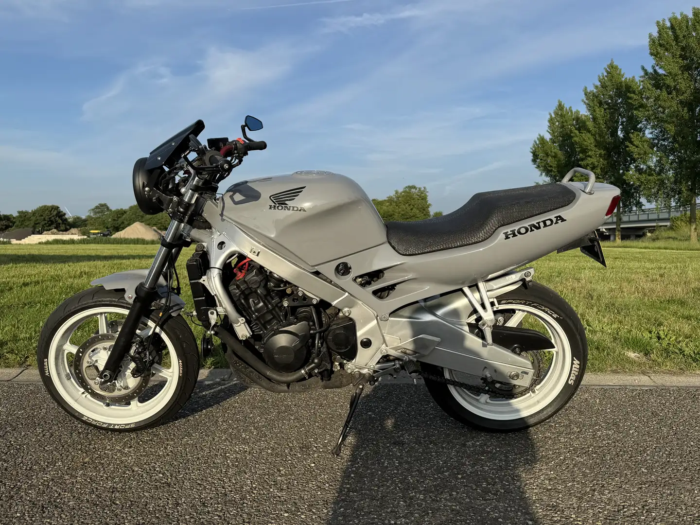 Honda CBR 600 *uniek* Custom | Nardo Grey | Digital dash | Led Gris - 2