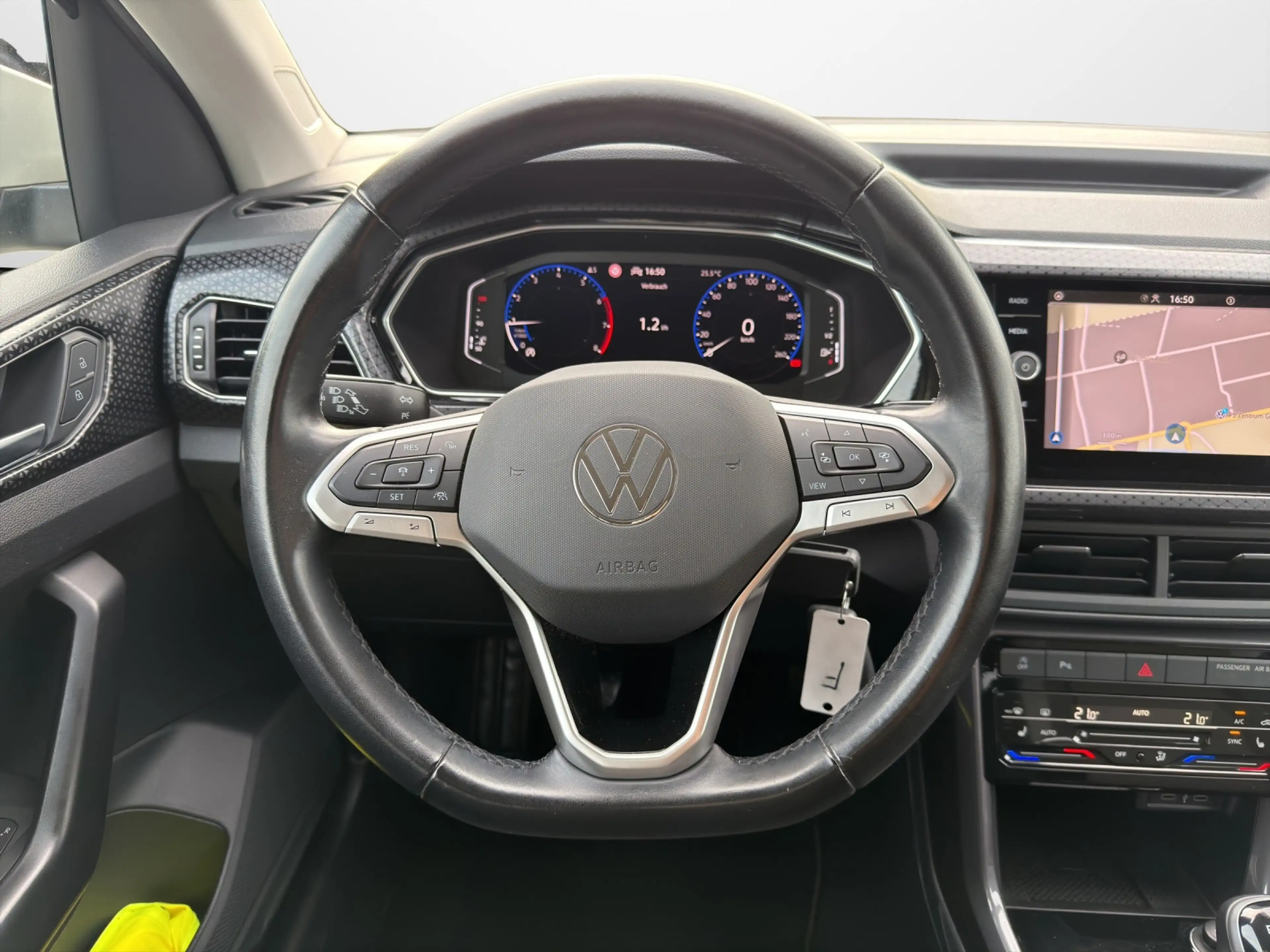 Volkswagen T-Cross 1.0 TSI Style — photo 9