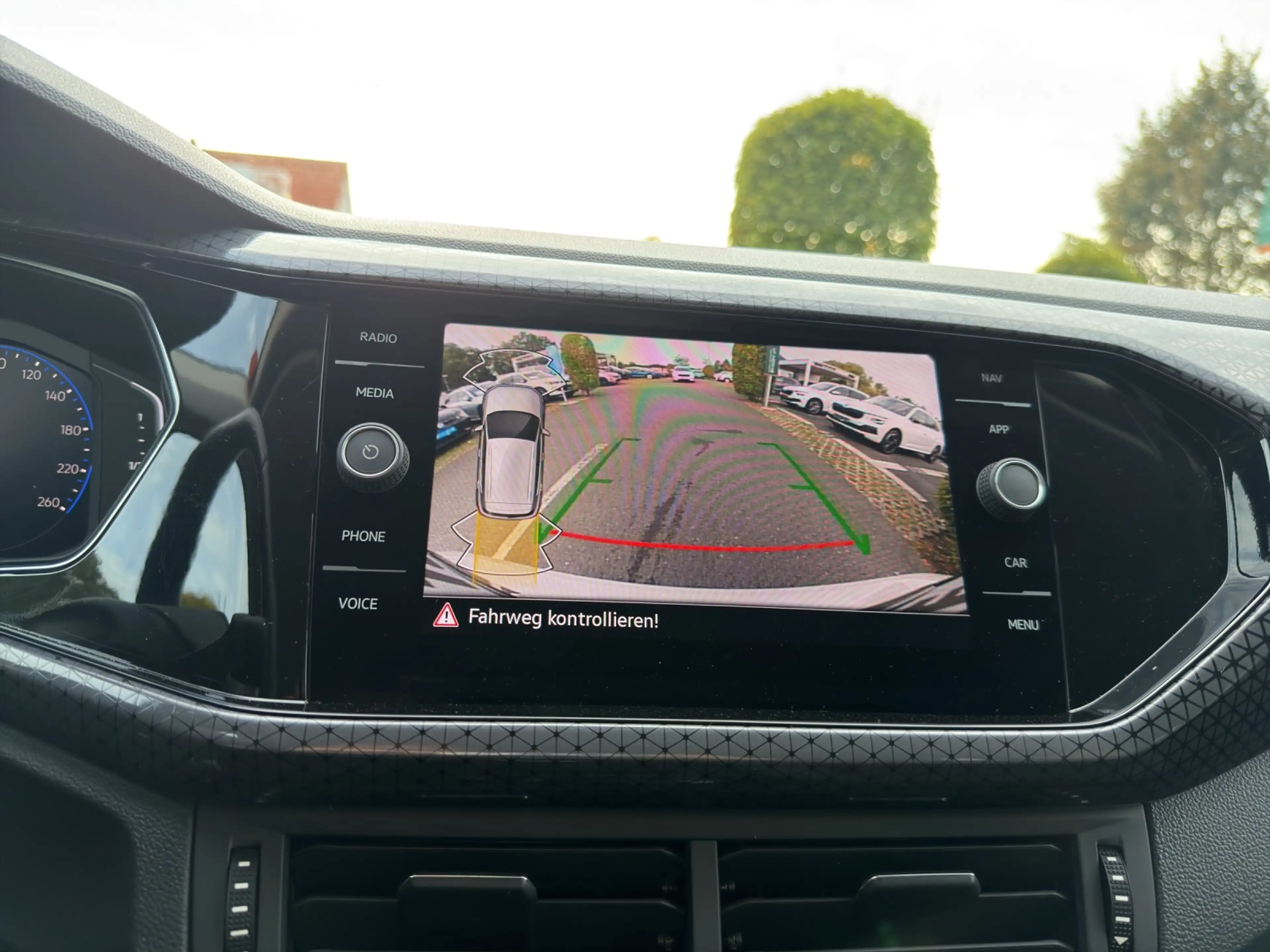 Volkswagen T-Cross 1.0 TSI Style — photo 14