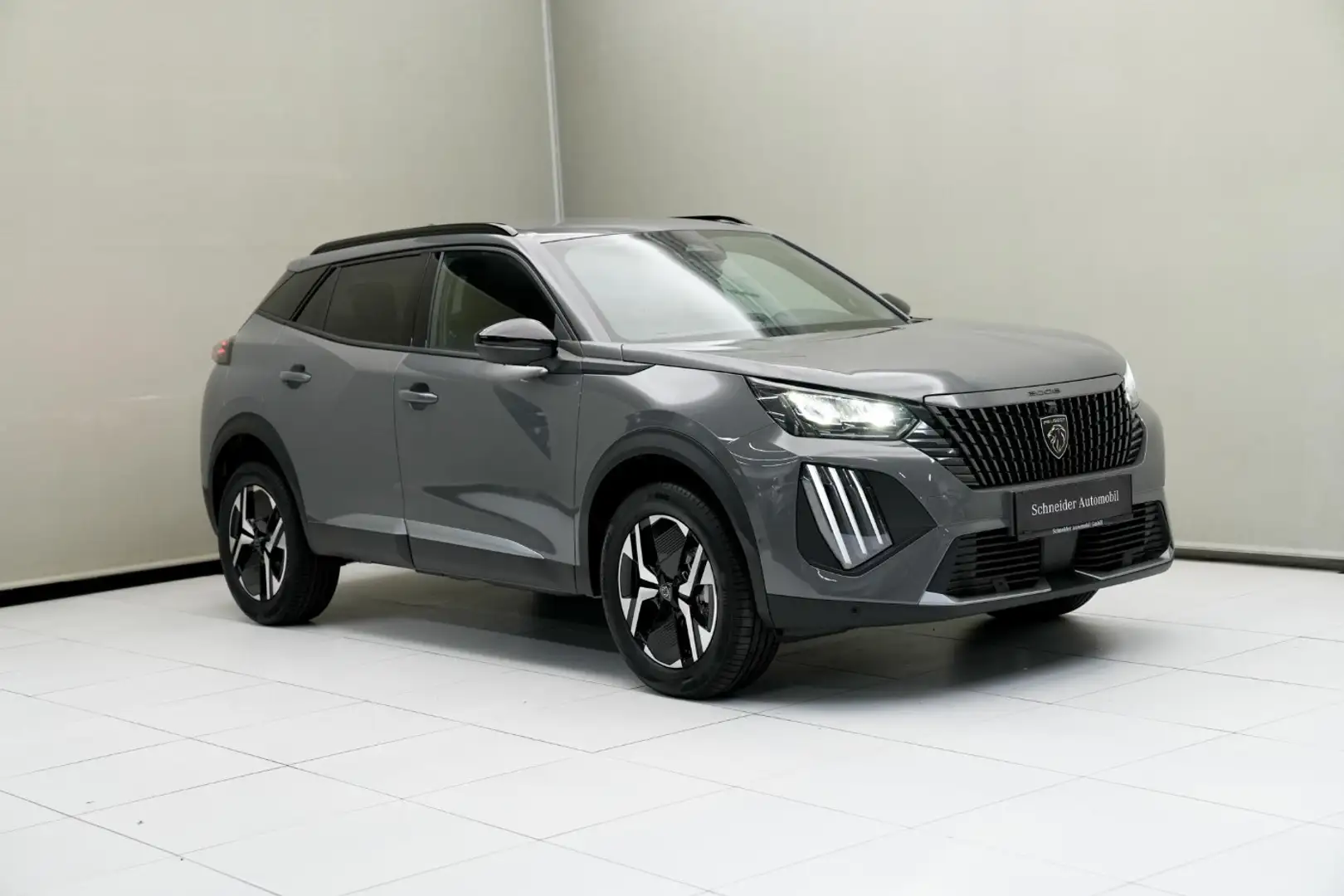 Peugeot 2008 1.2 Hybrid 145 Allure (EURO 6e) SoundSys Grijs - 1