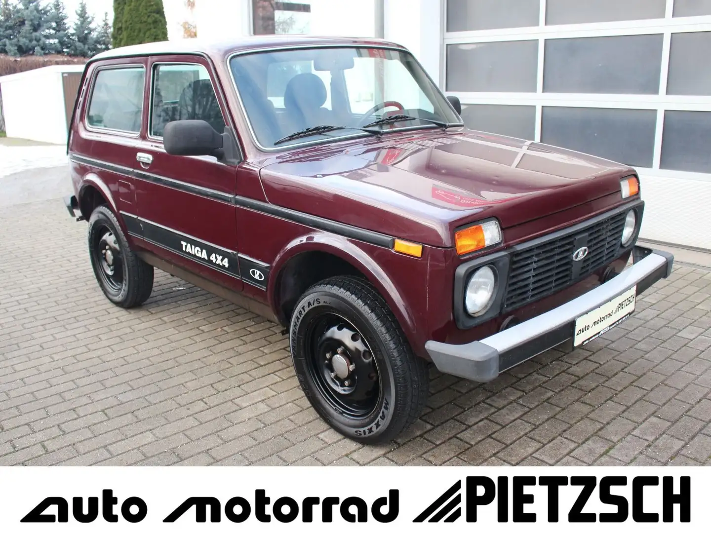 Lada Niva Only 1.7i 4x4 ABS AHK Servo 1.Hand 11950km Rot - 1