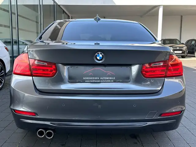 BMW 3 Series view 7