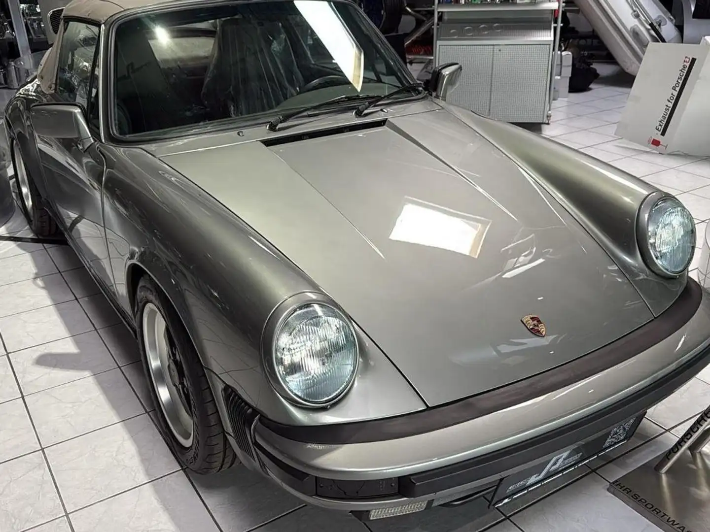 Porsche 911 3,2 Carrera Cabriolet Grau - 1