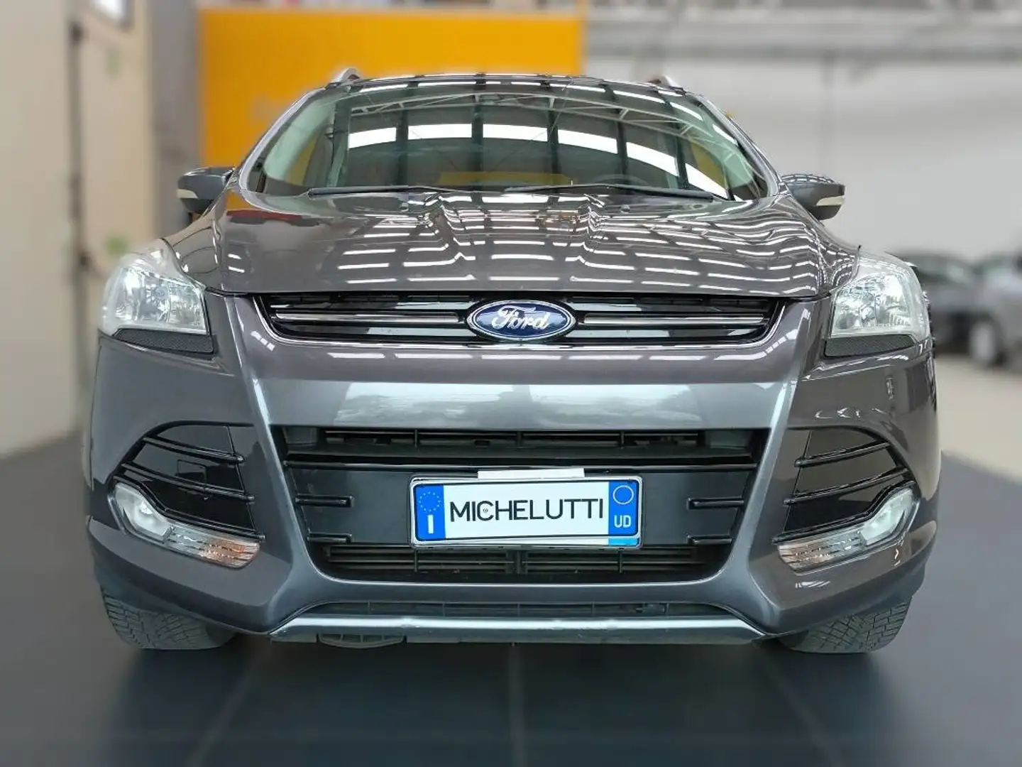Ford Kuga 2.0 tdci Titanium 4x4 140cv - FULL Gris - 2