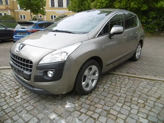 Peugeot 3008 Premium Klimaautomatik PDC