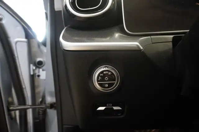 Mercedes-Benz C-Class view 15