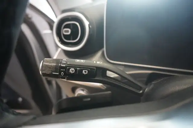 Mercedes-Benz C-Class view 14