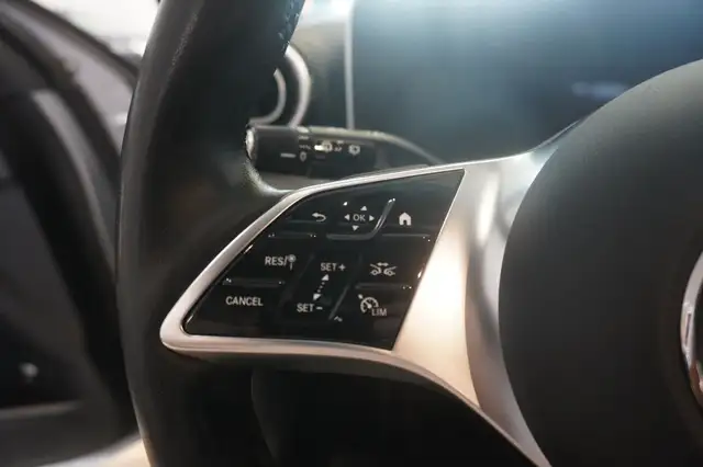 Mercedes-Benz C-Class view 12