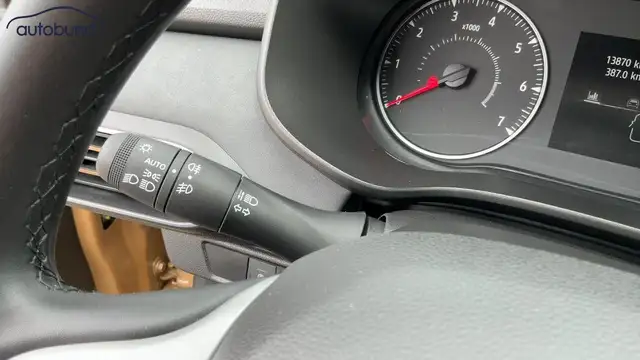 Dacia Sandero view 12