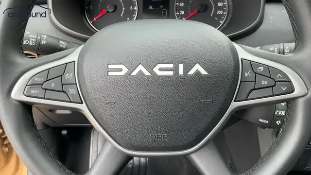Dacia Sandero view 10