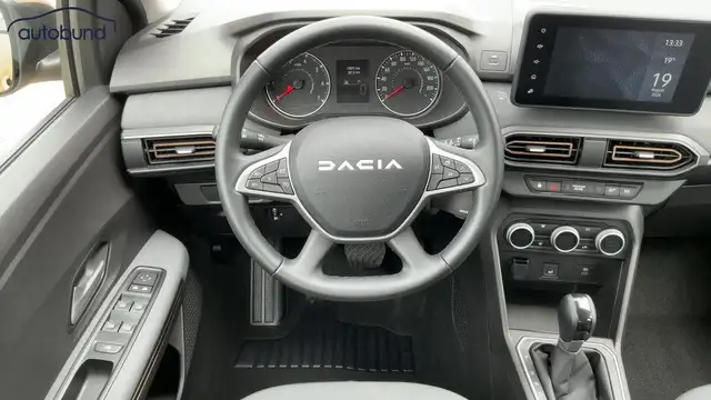 Dacia Sandero view 9