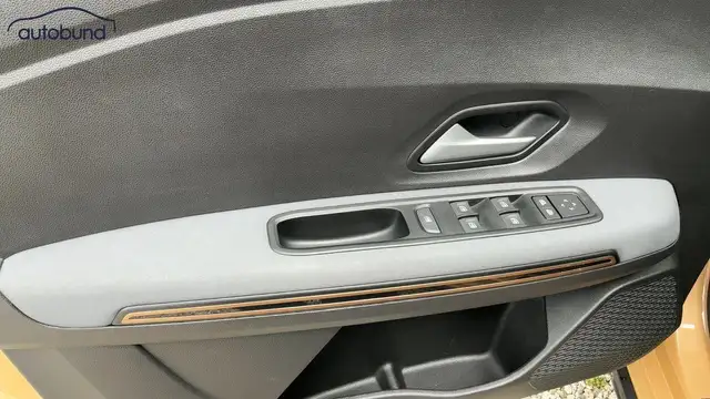 Dacia Sandero view 11