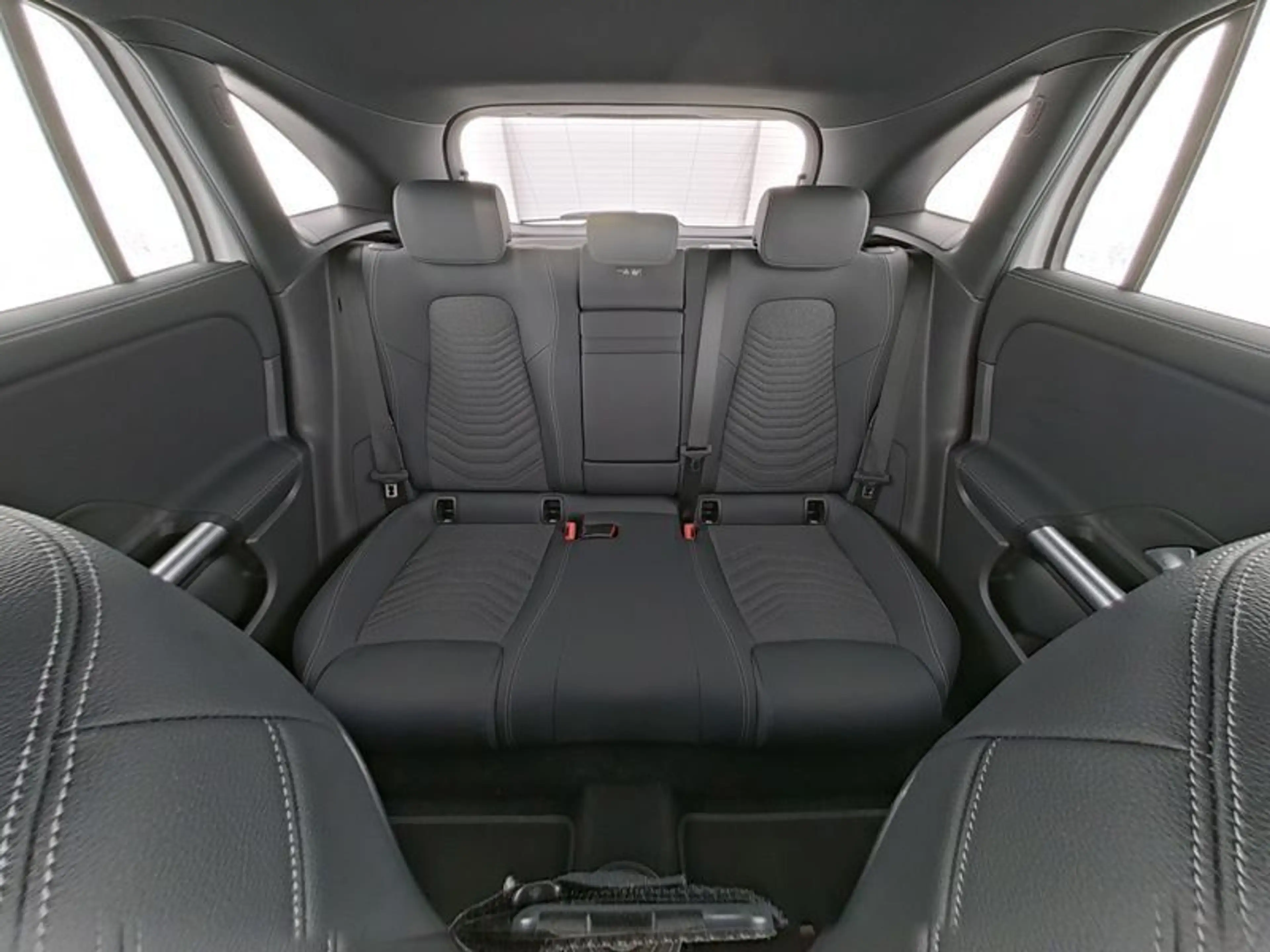 Mercedes-Benz EQA 250+ PROG-ADV MEMORY PRE-SAFE WINTER AMBIENT — photo 9