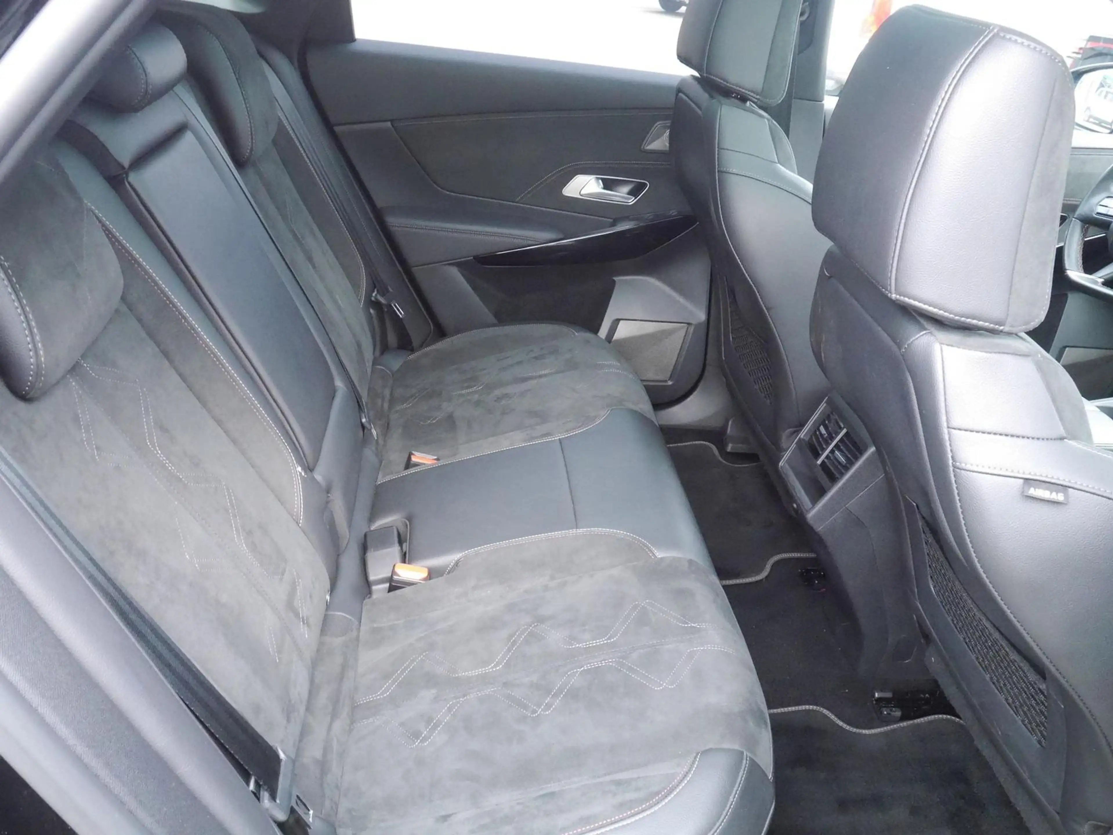 DS Automobiles DS 7 Crossback DS7 E-Tense 225 LED/Navi/ACC/SHZ/Pano/RFK — photo 10