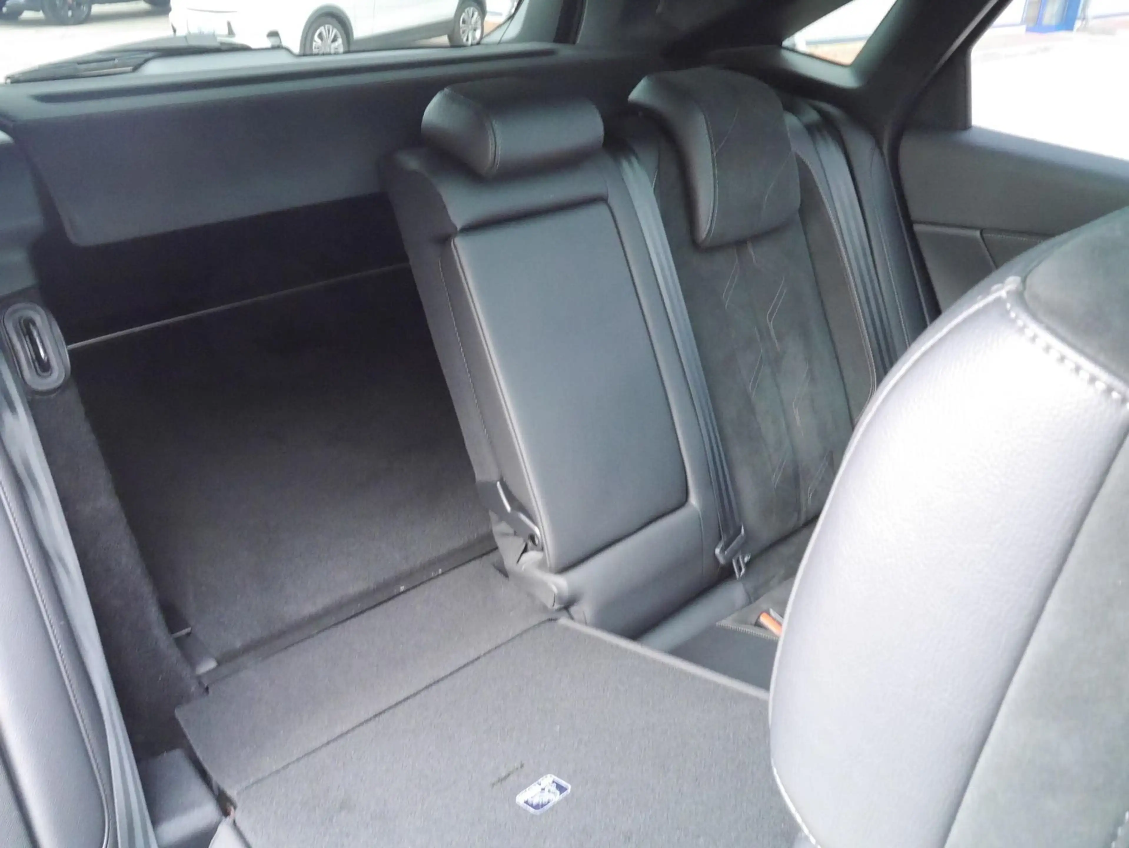 DS Automobiles DS 7 Crossback DS7 E-Tense 225 LED/Navi/ACC/SHZ/Pano/RFK — photo 9