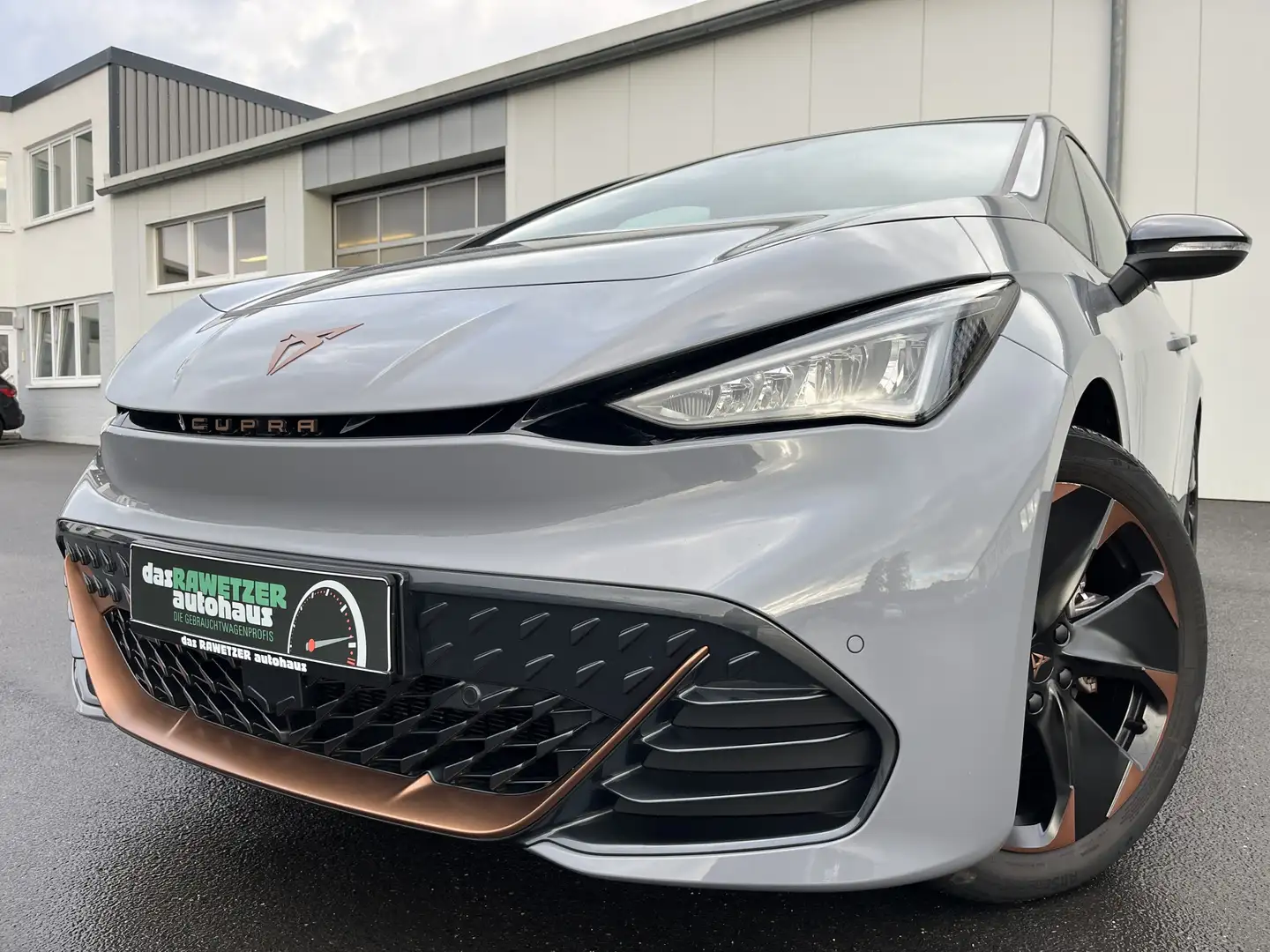 CUPRA Born 147€ m. 20% Anzahlung 62 kWh Wärmepumpe CCS Nav Gris - 1