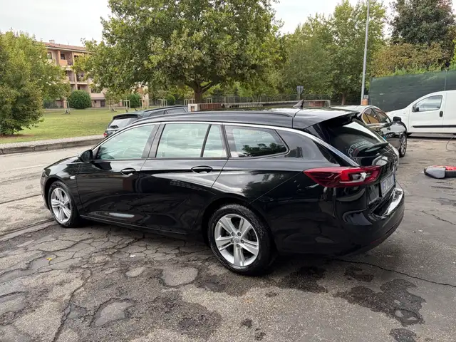 Opel Insignia view 5