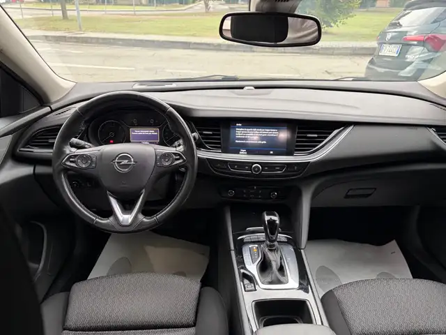 Opel Insignia view 7