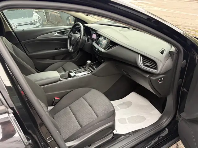 Opel Insignia view 11