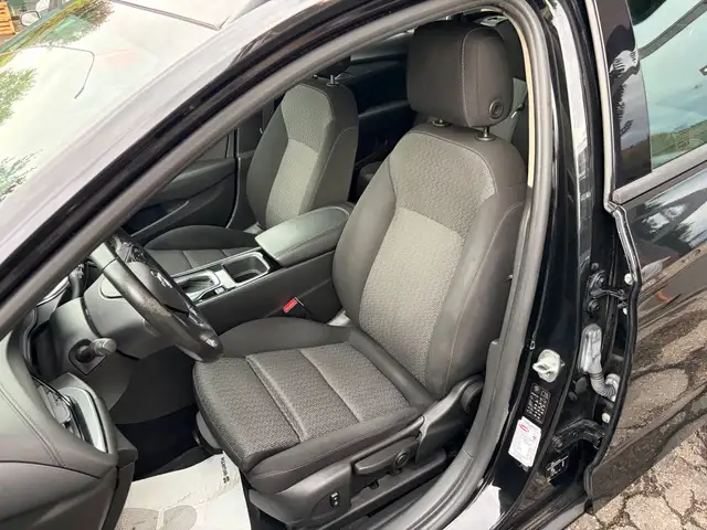 Opel Insignia view 9