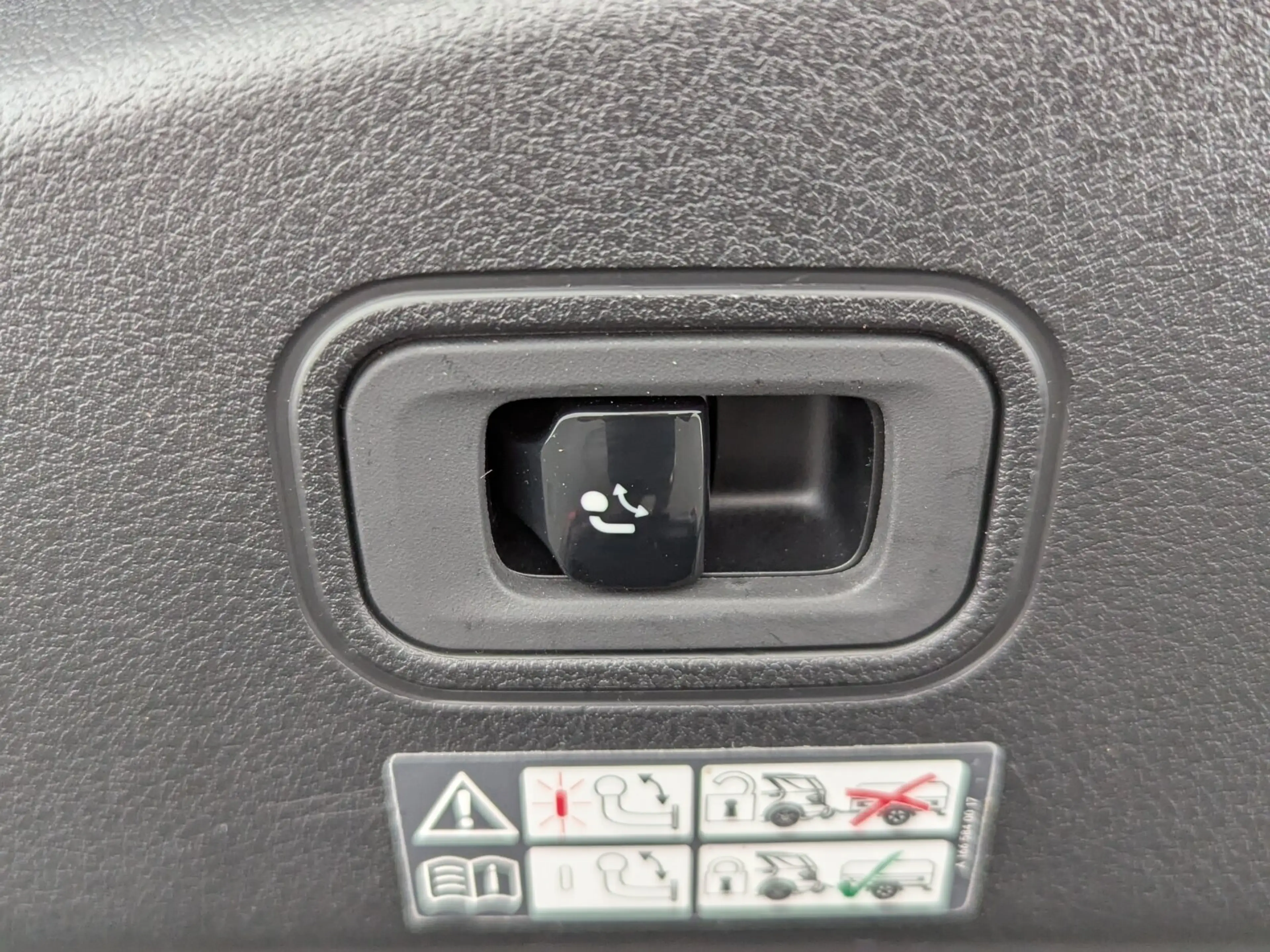 Mercedes-Benz CLE 200 CLE 200 AMG Line Premium Night-Paket AHK+LED+NAV — photo 13
