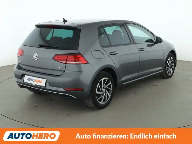 Volkswagen Golf view 6