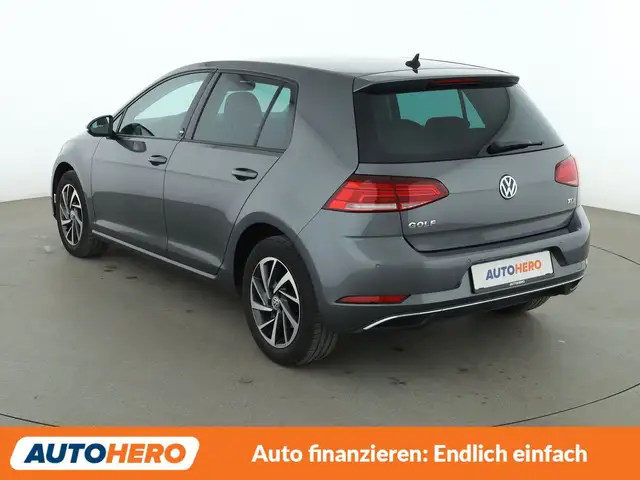 Volkswagen Golf view 4