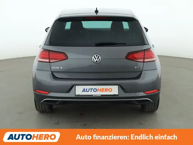 Volkswagen Golf view 5