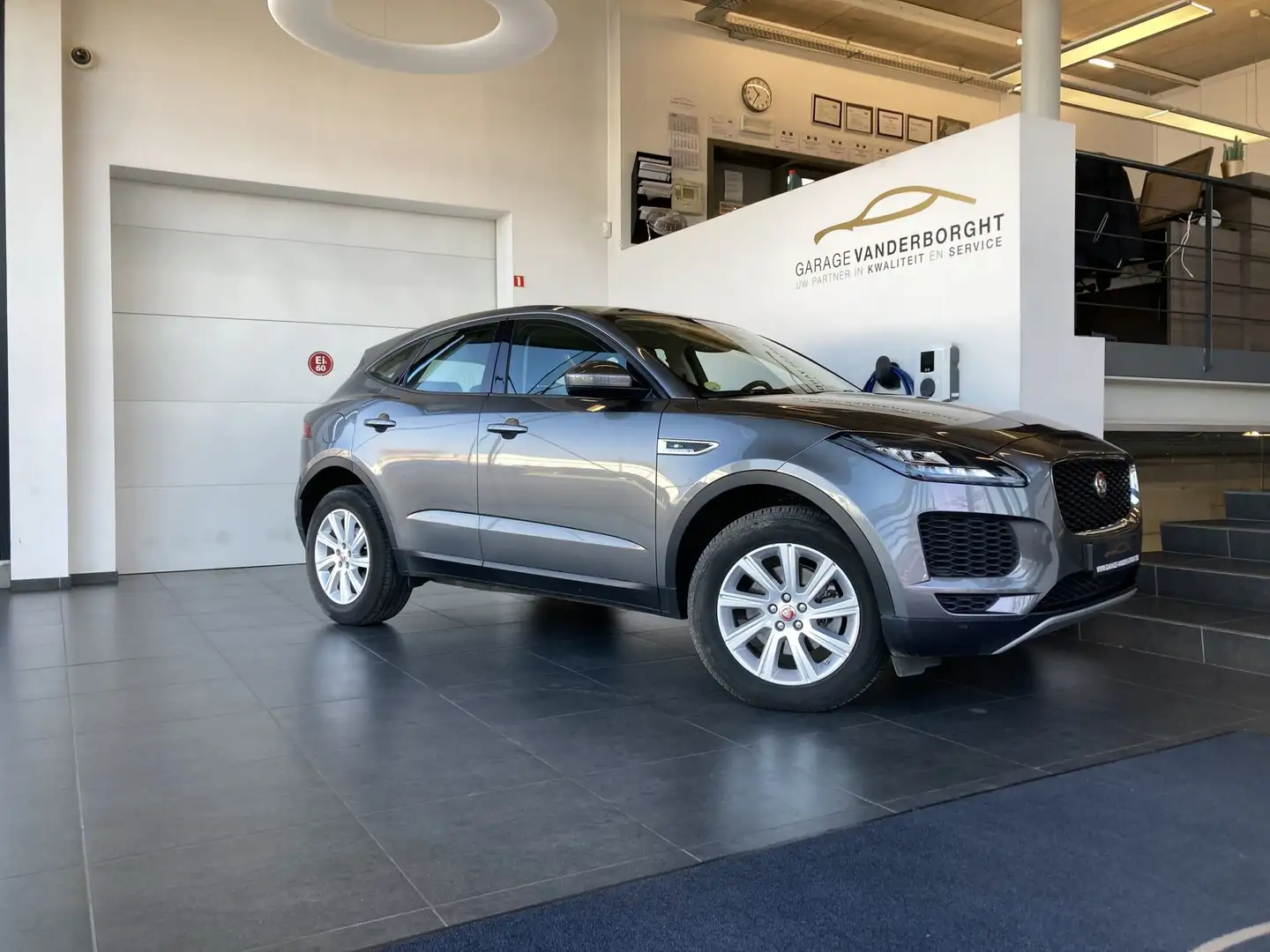 Jaguar E-Pace JAGUAR E PACE D150 AWD AUTOMAAT 76000km!!!!!! Grigio - 1