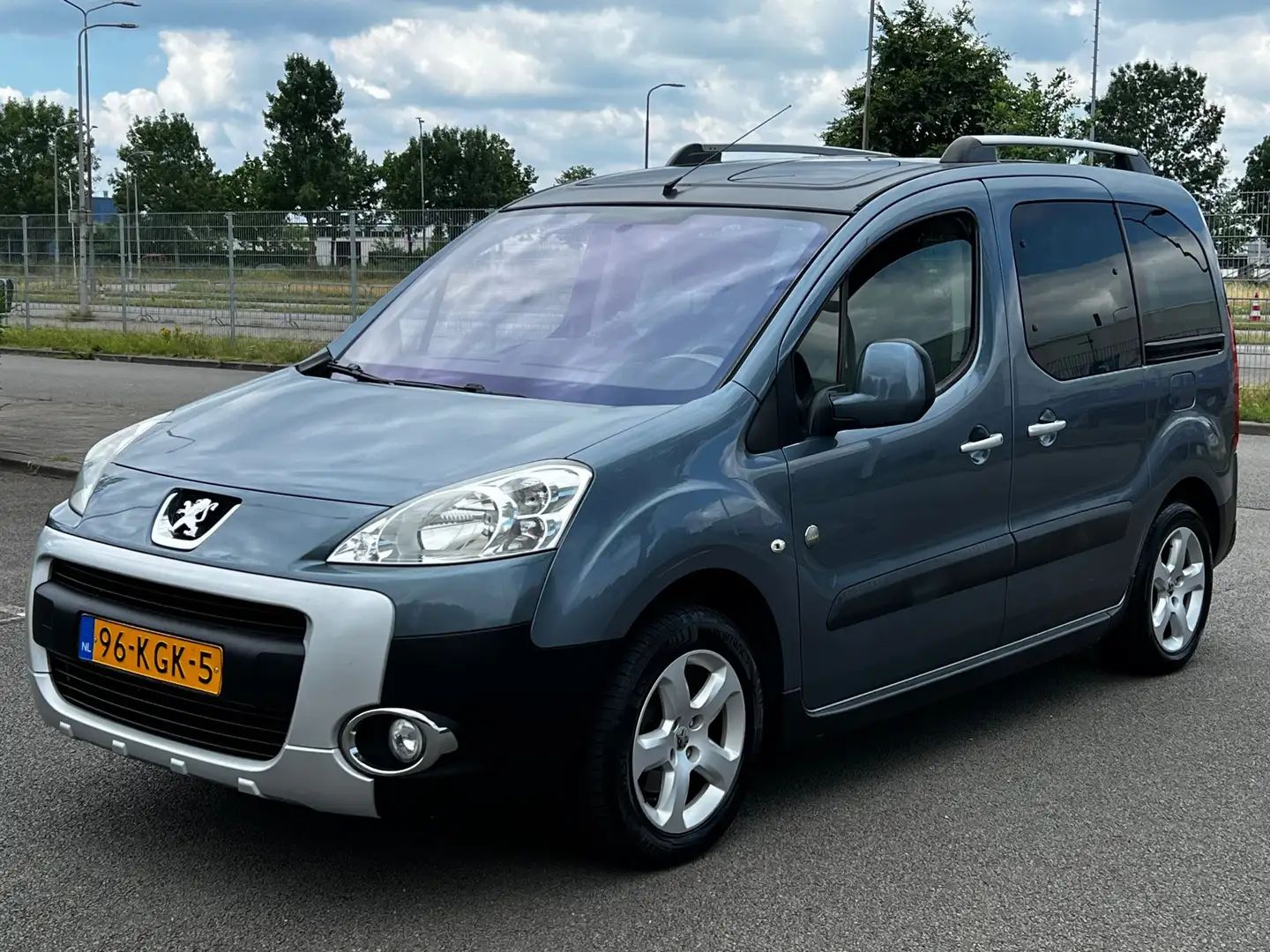 Peugeot Partner Tepee 1.6 80KW Zenith - 2x schuifdeur - NAP Grijs - 1