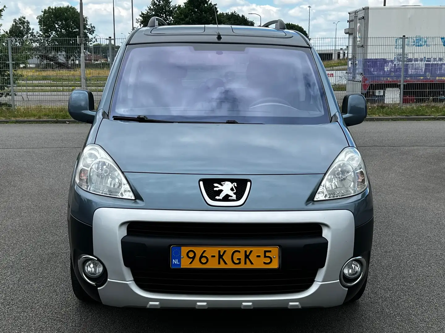 Peugeot Partner Tepee 1.6 80KW Zenith - 2x schuifdeur - NAP Grijs - 2