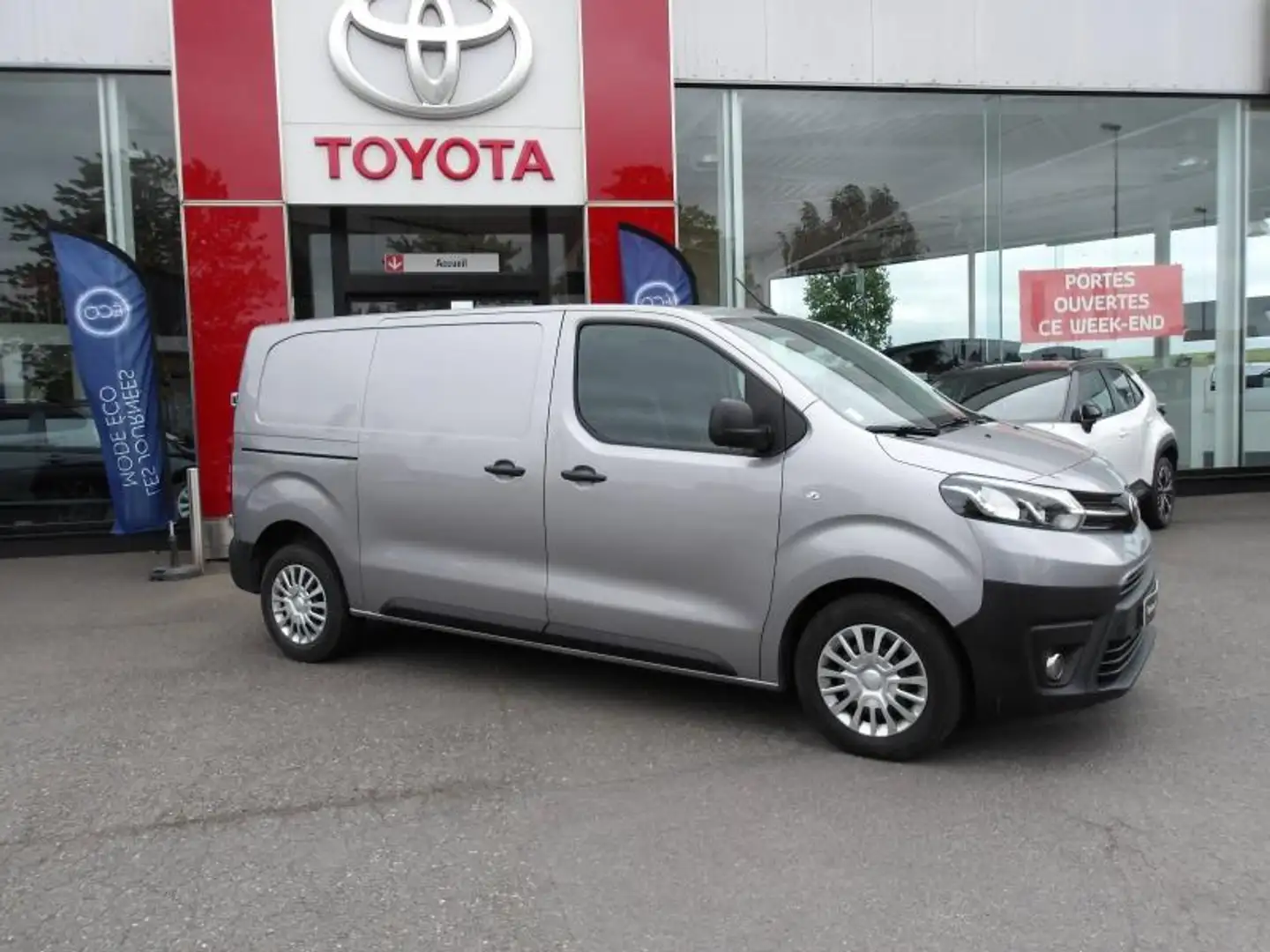 Toyota Proace Long 2.0 D-4D 140 Vitré Business RC21 - 1
