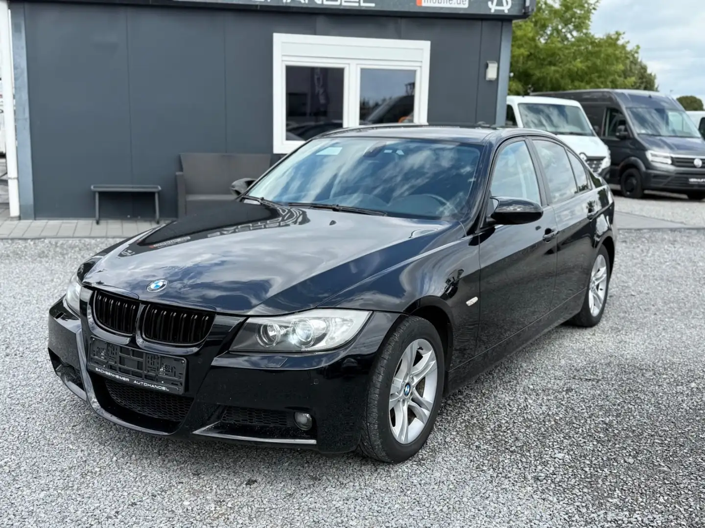 BMW 325 Baureihe 3 Lim. 325i crna - 2