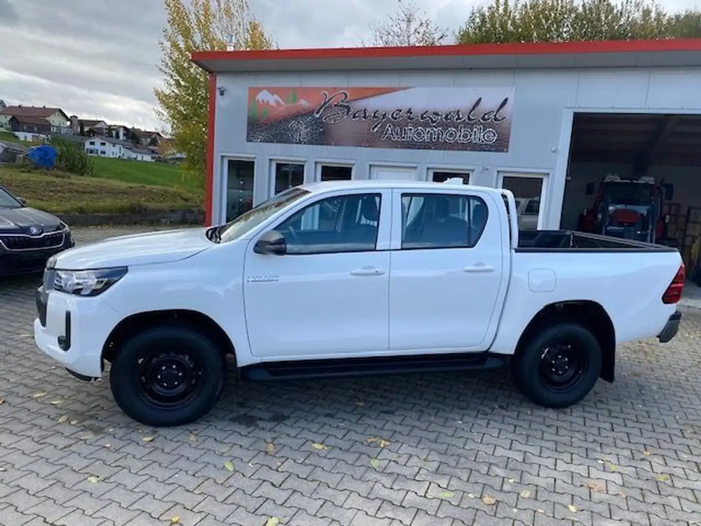 Toyota Hilux 2,8 Double Cab 4X4 APPLECAR SHZ ACC Wanne Blanc - 2