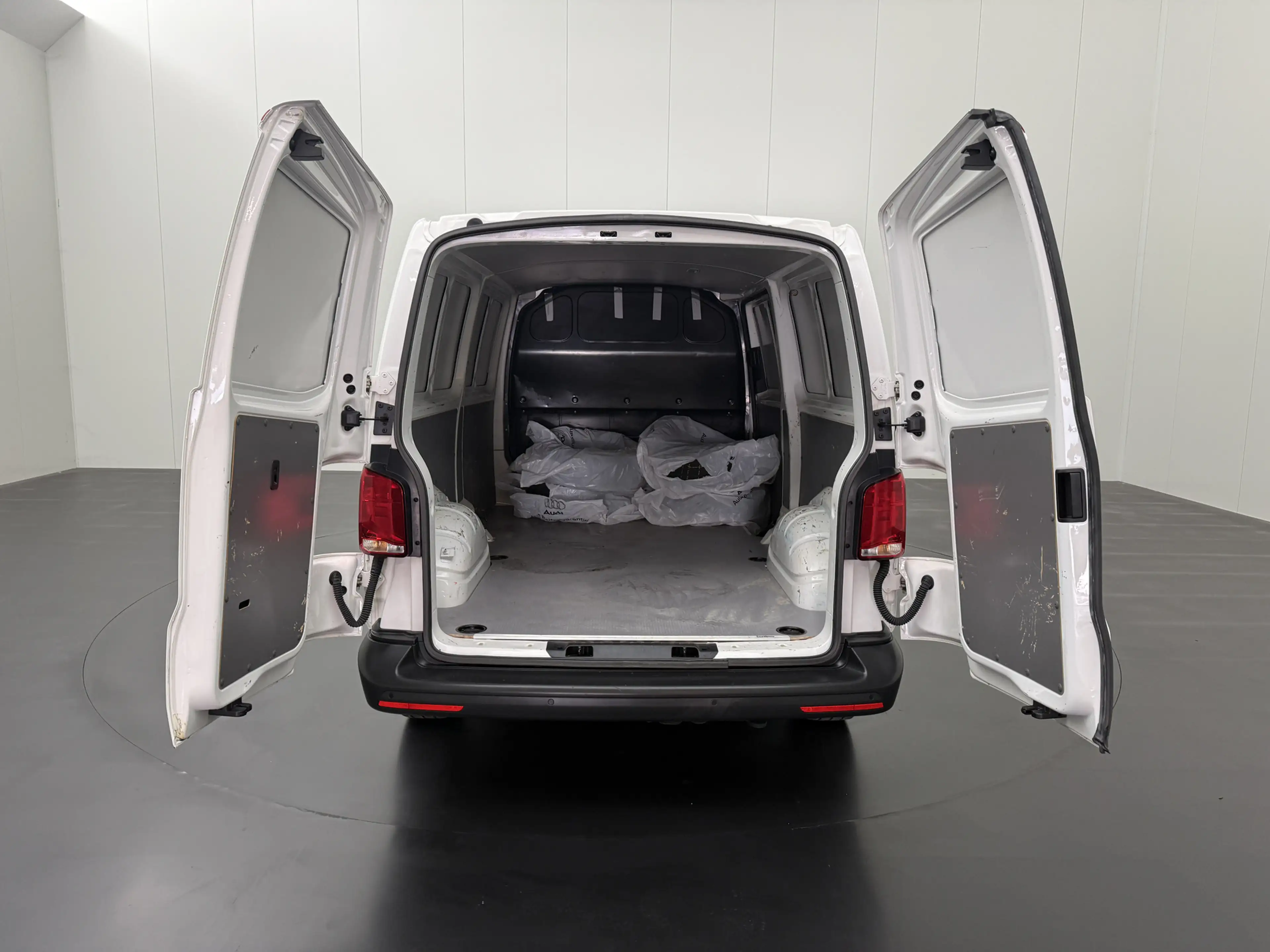Volkswagen Transporter 2.0TDi 150PK Lang Achterdeuren | Led | Navigatie | — photo 4