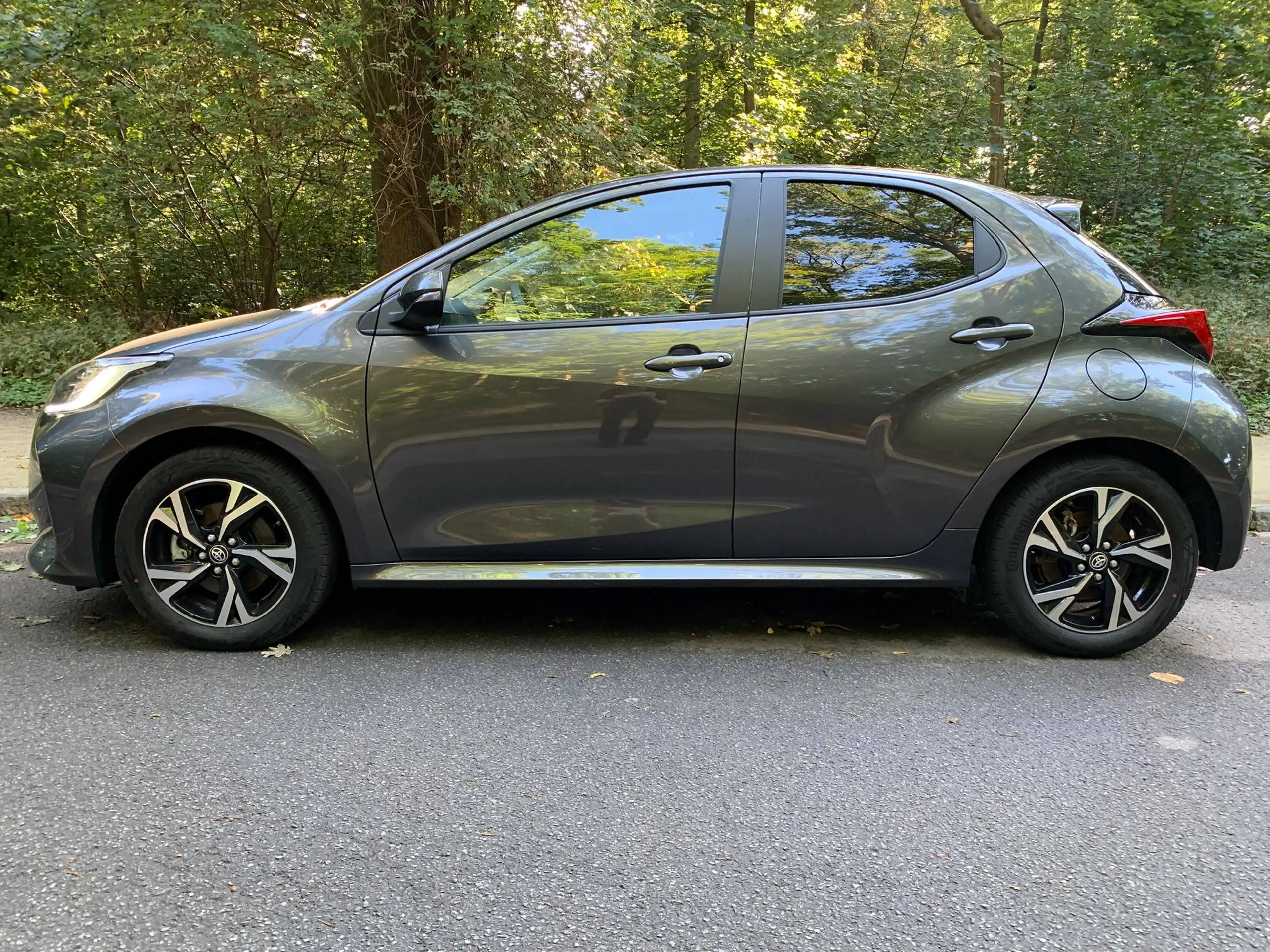 Toyota Yaris Yaris HEV Fintion Iconic — photo 4