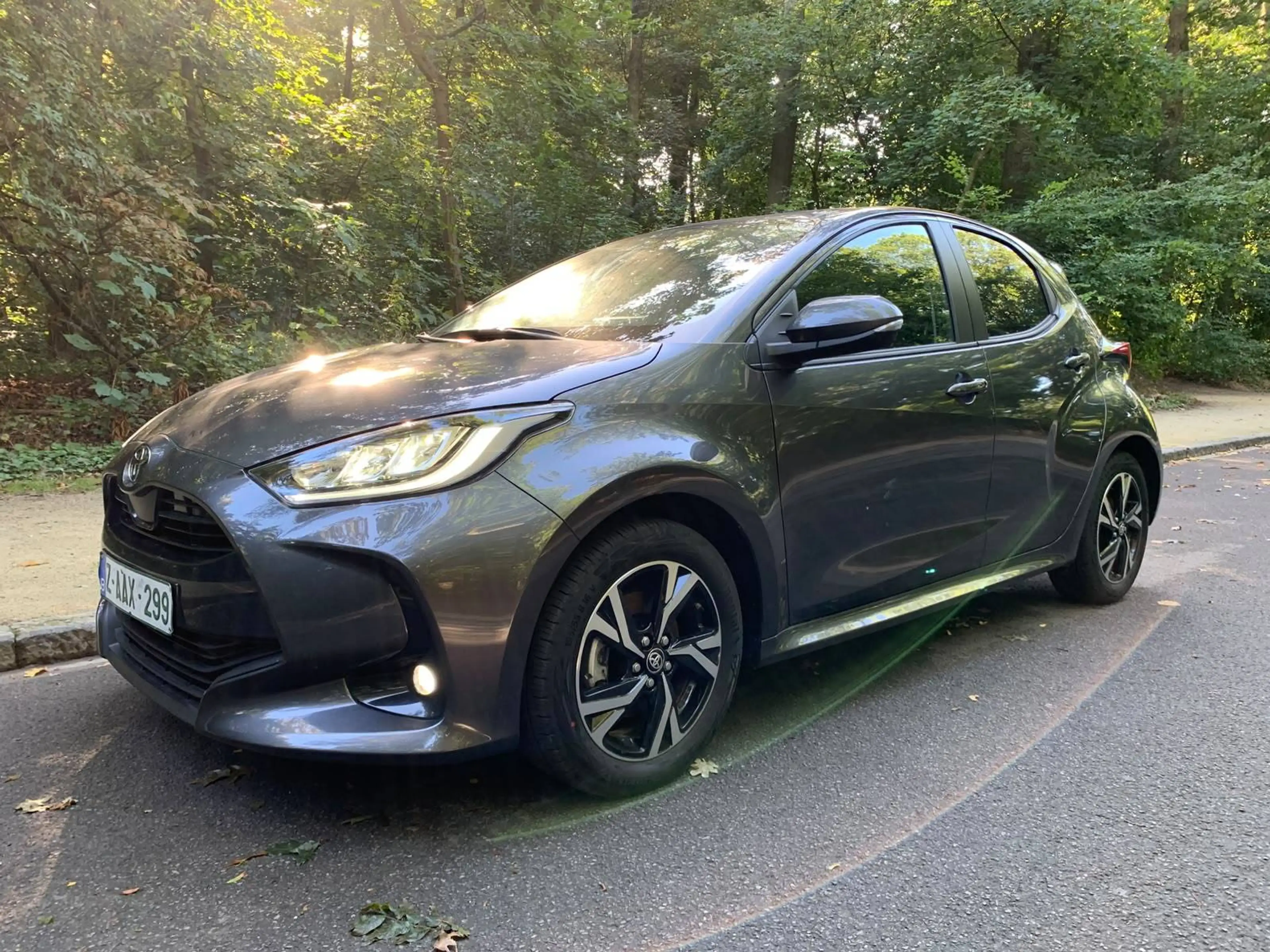 Toyota Yaris Yaris HEV Fintion Iconic — photo 5