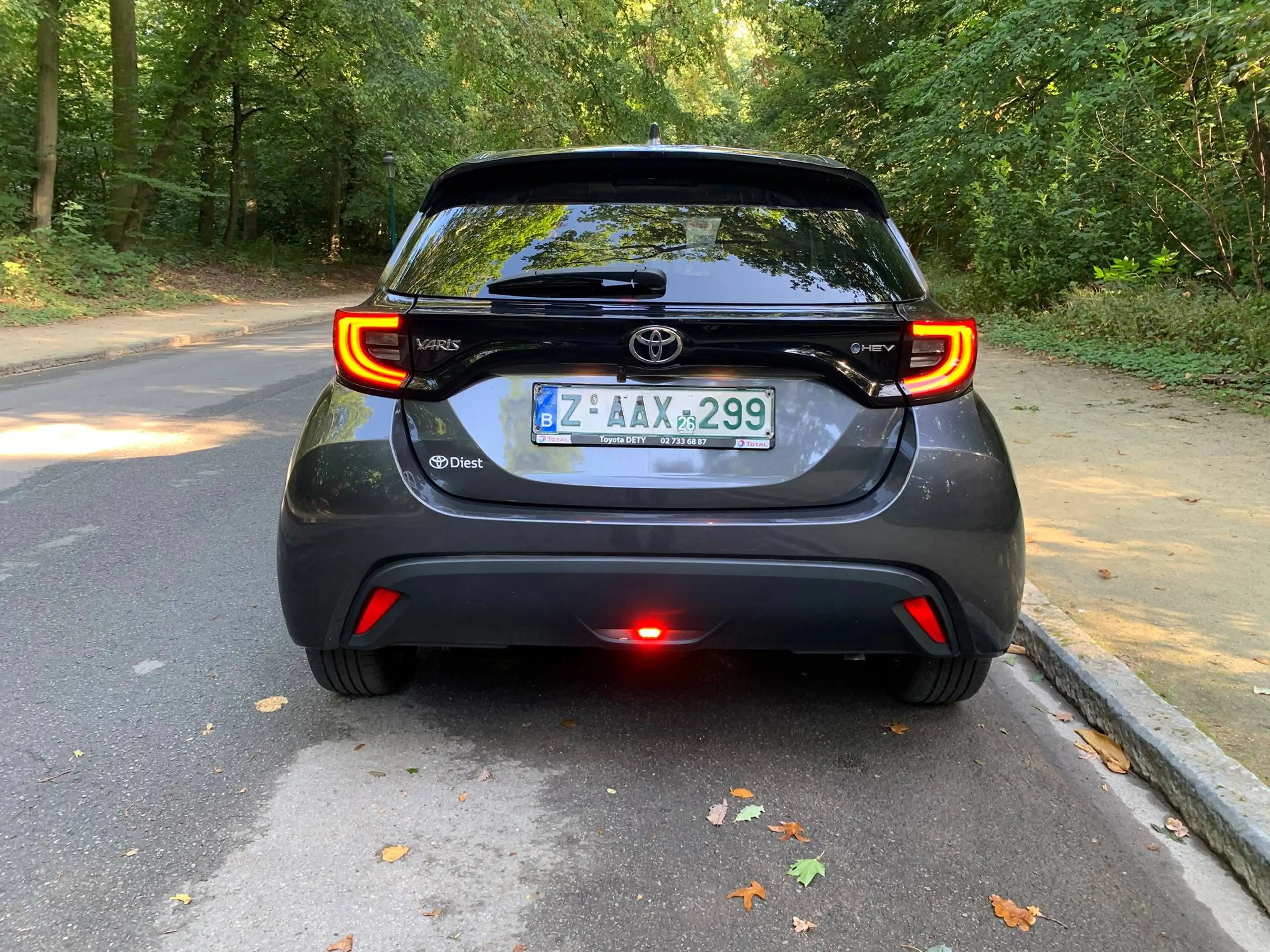 Toyota Yaris Yaris HEV Fintion Iconic — photo 8