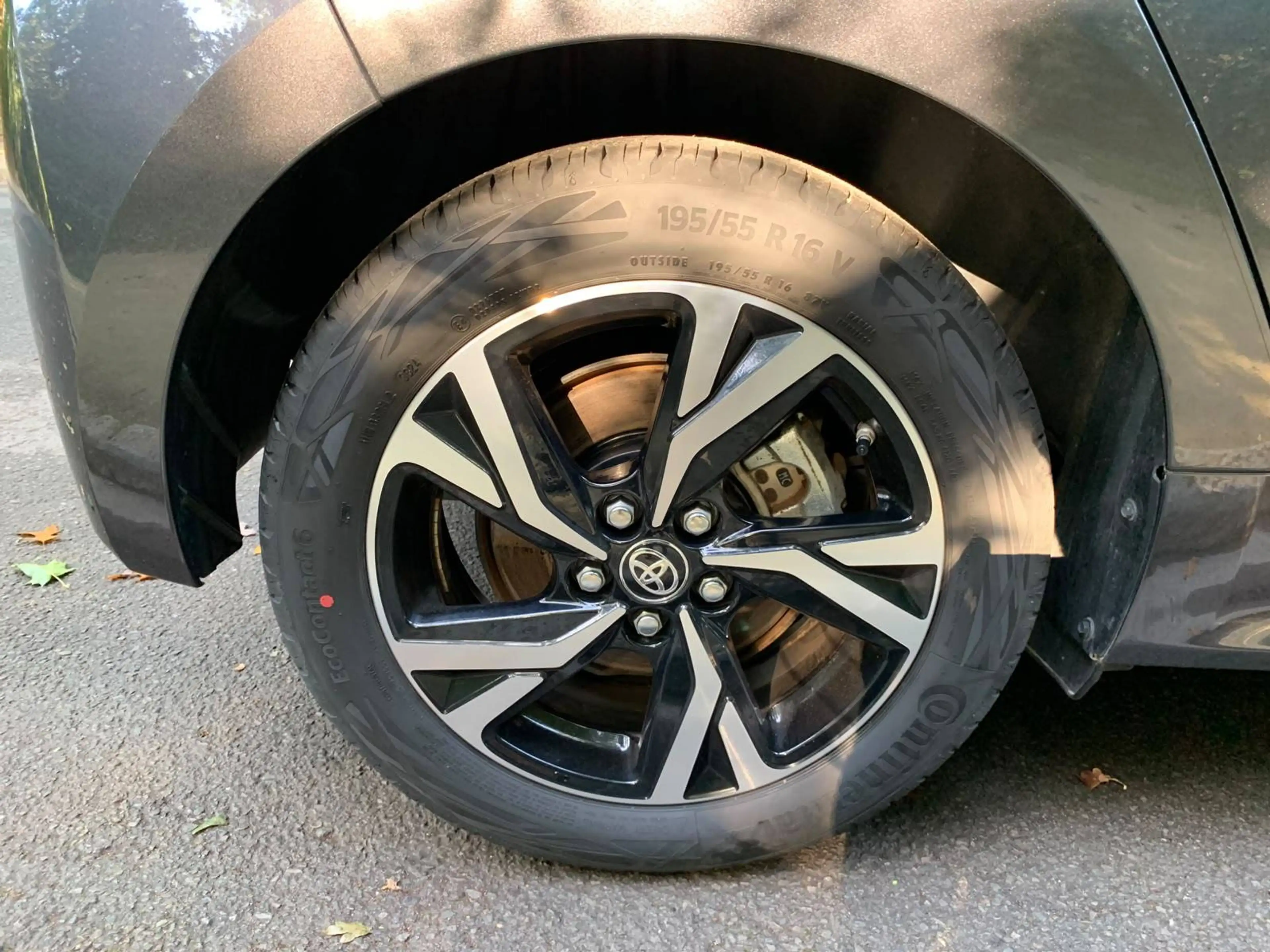 Toyota Yaris Yaris HEV Fintion Iconic — photo 11
