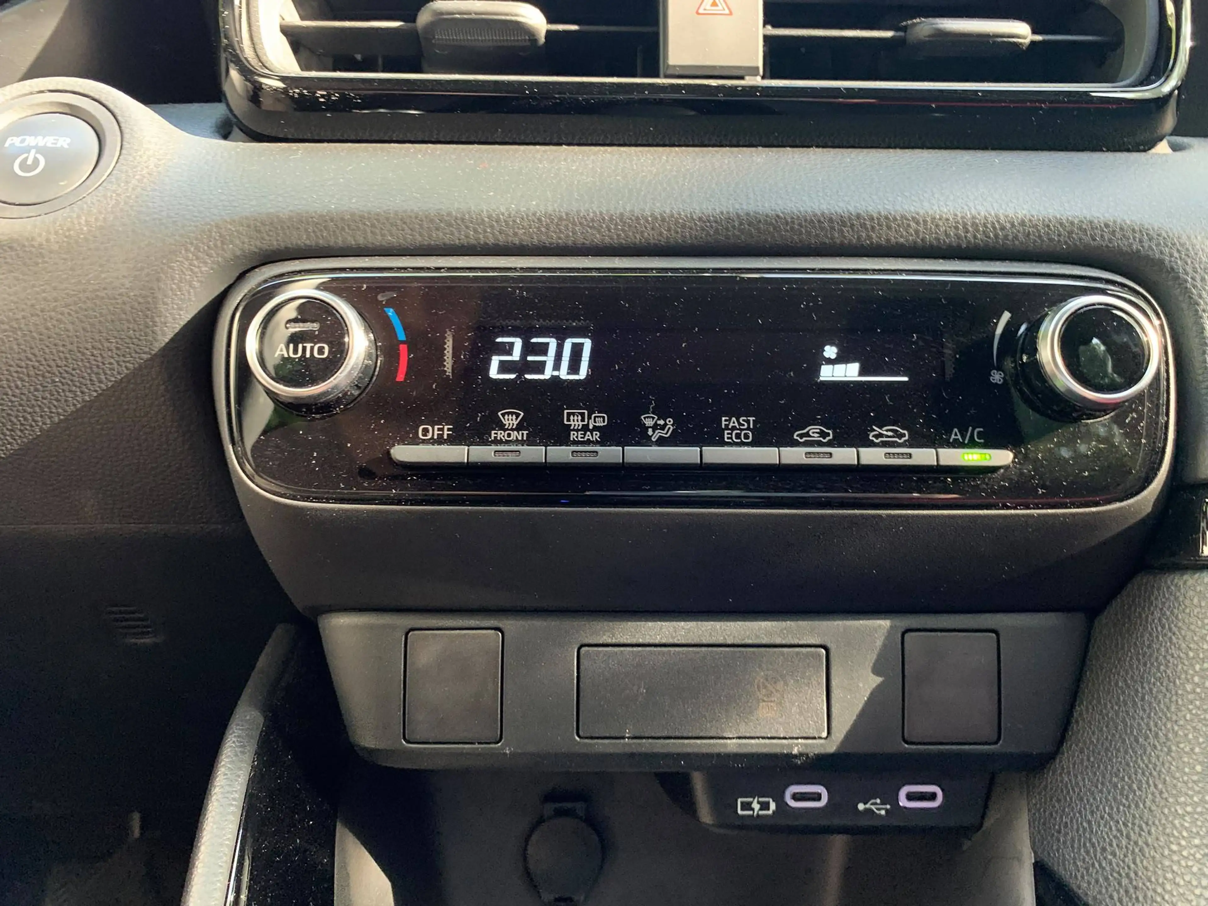 Toyota Yaris Yaris HEV Fintion Iconic — photo 15