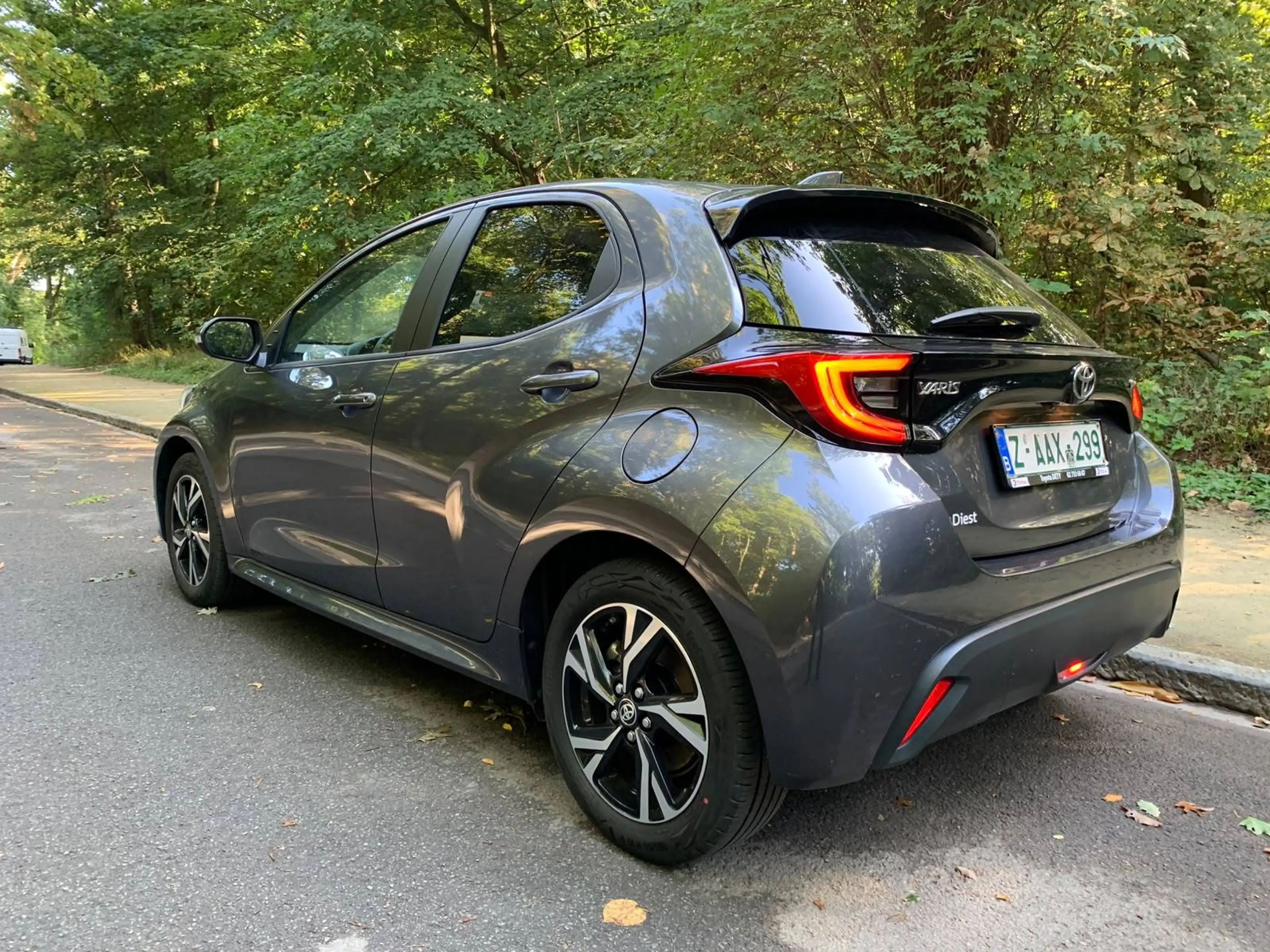 Toyota Yaris Yaris HEV Fintion Iconic — photo 2