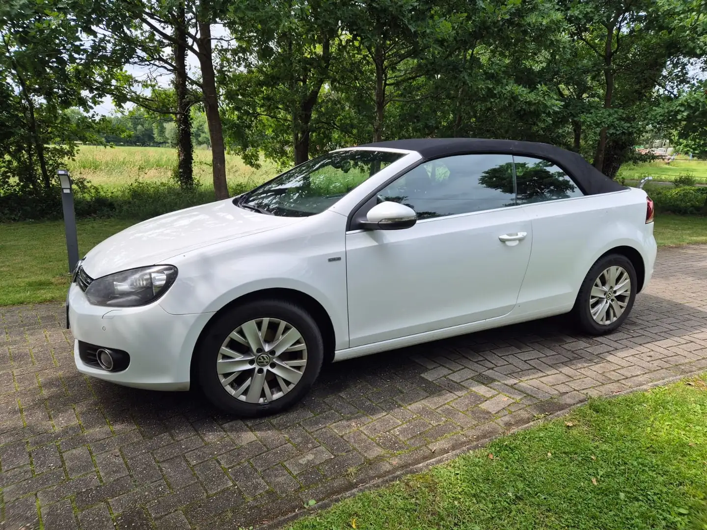 Volkswagen Golf Cabriolet Golf Cabrio 1.2 TSI Білий - 1