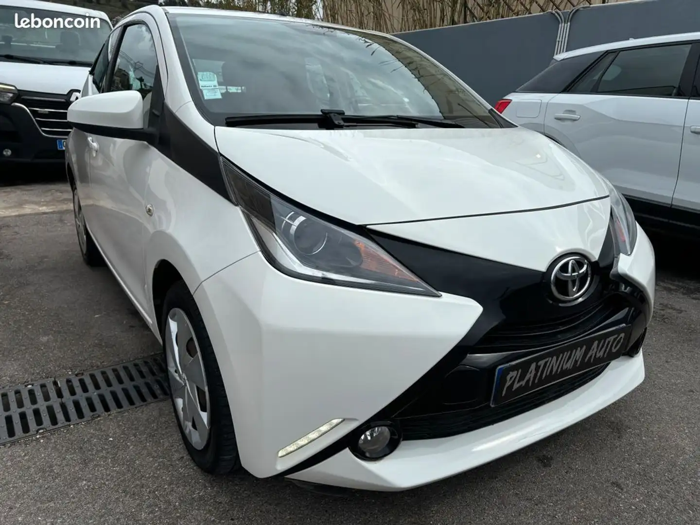 Toyota Aygo II 1.0 VVT-I X-Play 5P Blanc - 1