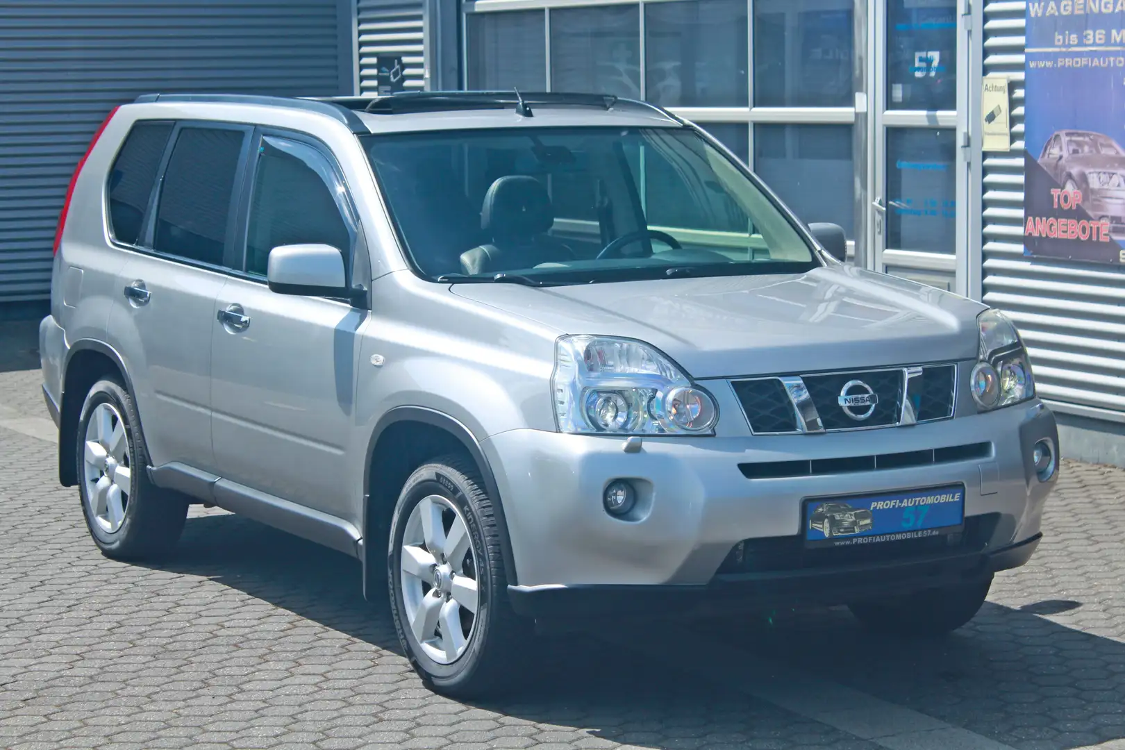 Nissan X-Trail 2.0 dci 4x4 *LEDER*NAVI*PANORAMA*KAMERA* Silber - 1