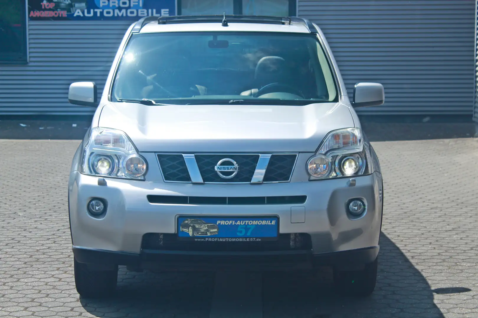 Nissan X-Trail 2.0 dci 4x4 *LEDER*NAVI*PANORAMA*KAMERA* Silber - 2