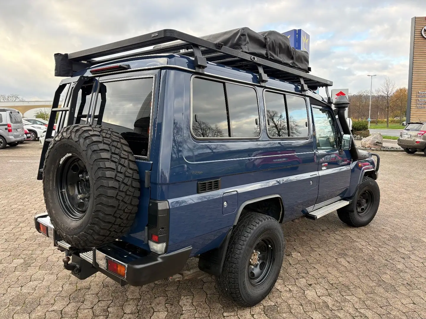 Toyota Land Cruiser GRJ78 Buschtaxi Blau - 2