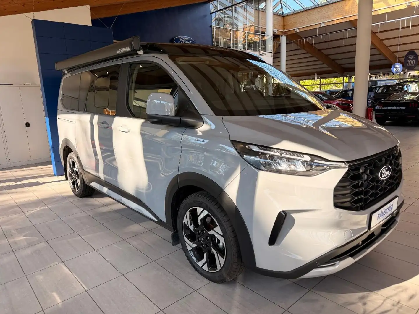 FORD Tourneo